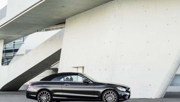 Mercedes Classe C Coupé e Cabrio 2018: più sportive ed efficienti - Foto 12 di 19