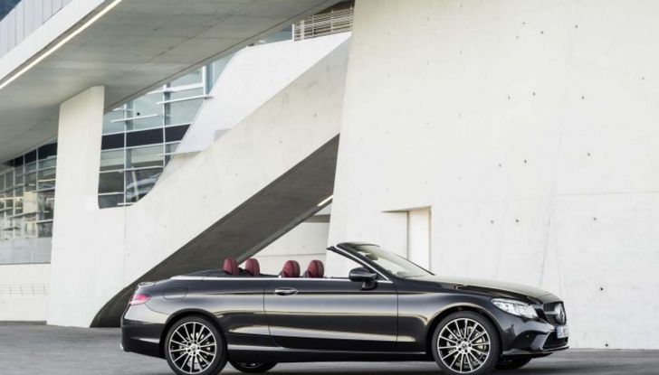 Mercedes Classe C Coupé e Cabrio 2018: più sportive ed efficienti - Foto 10 di 19