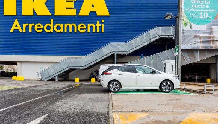 IKEA dal 2025 utilizzerà solo auto elettriche per i trasporti dei mobili - Foto 6 di 12