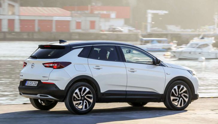 Opel Grandland X prova su strada, motorizzazioni e consumi - Foto 2 di 26