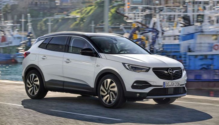 Opel Grandland X prova su strada, motorizzazioni e consumi - Foto 17 di 26