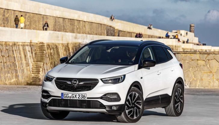 Opel Grandland X prova su strada, motorizzazioni e consumi - Foto 5 di 26