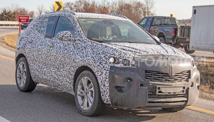 Opel Mokka X 2019, la nuova generazione impegnata nei test - Foto 5 di 21