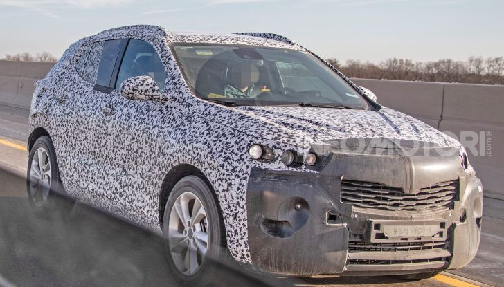 Opel Mokka X 2019, la nuova generazione impegnata nei test - Foto 7 di 21