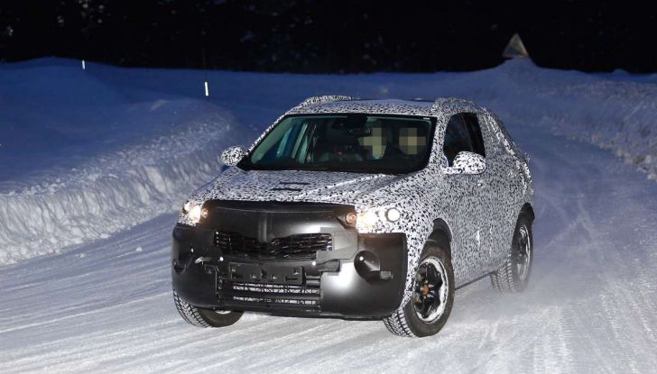 Opel Mokka X 2019, la nuova generazione impegnata nei test - Foto 17 di 21