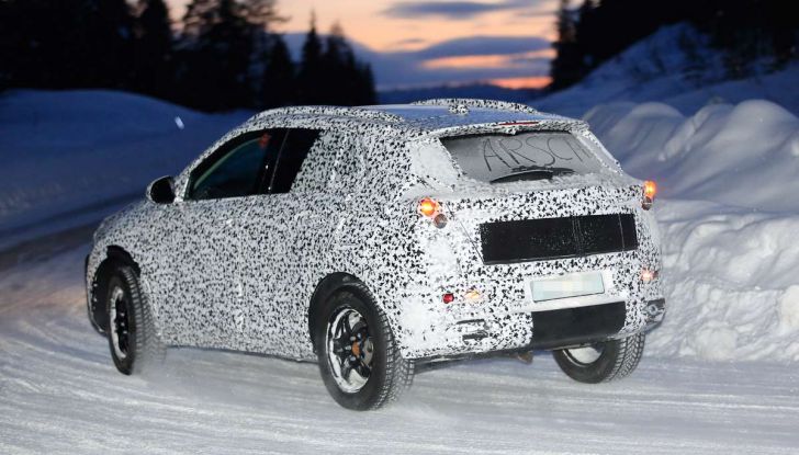 Opel Mokka X 2019, la nuova generazione impegnata nei test - Foto 18 di 21