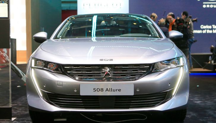 Peugeot dà il via alla rivoluzione elettrica - Foto 3 di 20