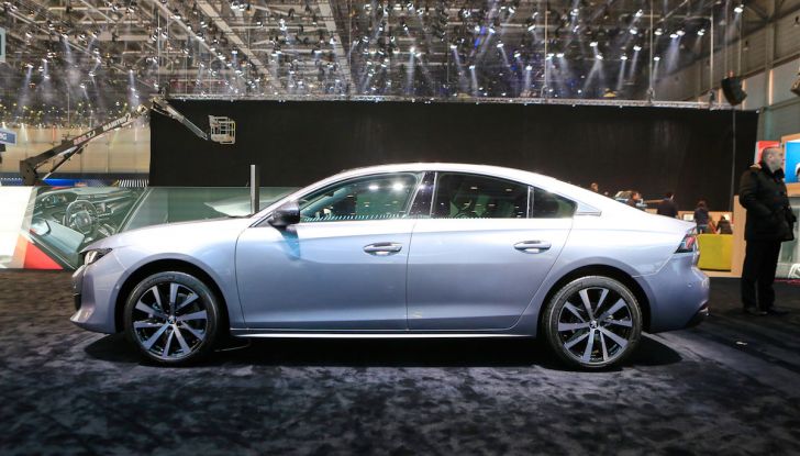 Peugeot dà il via alla rivoluzione elettrica - Foto 4 di 20