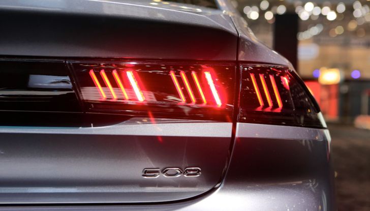 Peugeot dà il via alla rivoluzione elettrica - Foto 8 di 20