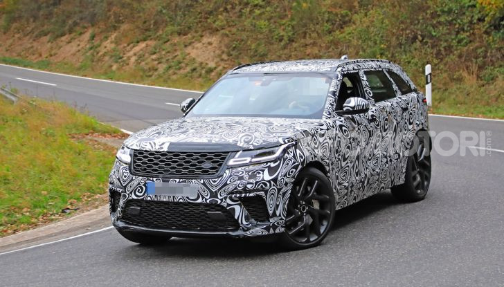 Range Rover Velar SVR, il SUV britannico in versione sportiva - Foto 3 di 32