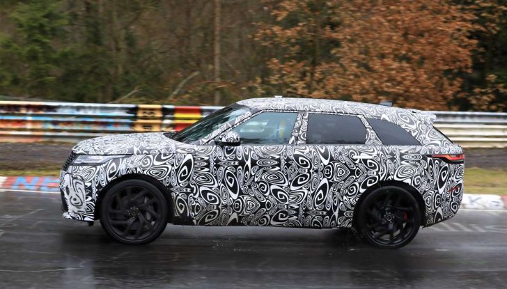 Range Rover Velar SVR, il SUV britannico in versione sportiva - Foto 30 di 32