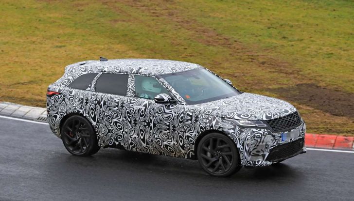 Range Rover Velar SVR, il SUV britannico in versione sportiva - Foto 16 di 32