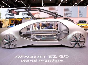 Renault EZ-GO, l’auto condivisa a guida autonoma del futuro