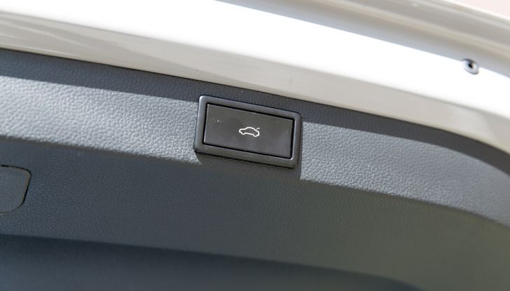 Prova su strada Skoda Karoq 1.5 TSI qualità tedesca, prezzo intelligente - Foto 29 di 31