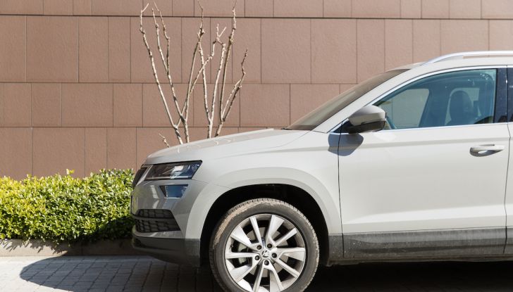 Prova su strada Skoda Karoq 1.5 TSI qualità tedesca, prezzo intelligente - Foto 3 di 31