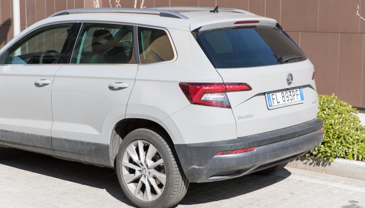 Prova su strada Skoda Karoq 1.5 TSI qualità tedesca, prezzo intelligente - Foto 6 di 31