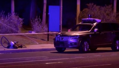Auto a guida autonoma di Uber uccide una donna, stop ai test