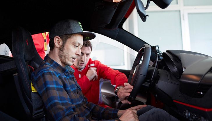 Valentino Rossi tester a Fiorano con la Ferrari 488 Pista - Foto 1 di 7