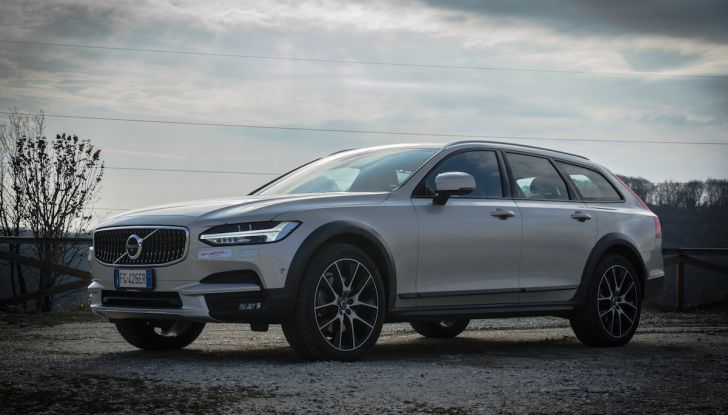 Prova su strada Volvo V90 Cross Country Pro: la regina delle Station Wagon - Foto 4 di 44