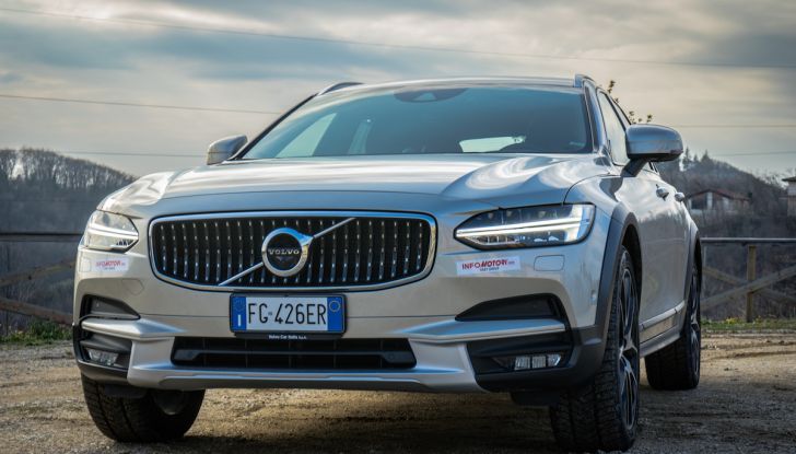 Prova su strada Volvo V90 Cross Country Pro: la regina delle Station Wagon - Foto 9 di 44
