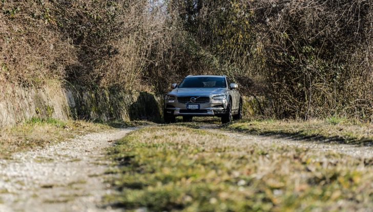 Prova su strada Volvo V90 Cross Country Pro: la regina delle Station Wagon - Foto 29 di 44