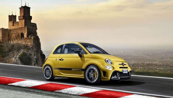 Abarth 695 e 124 Spider GT premiate per il Design da Auto Bild - Foto 7 di 8