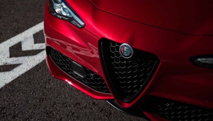 Alfa Romeo, arrivano Giulia e Stelvio in Nero Edizione - Foto 7 di 9