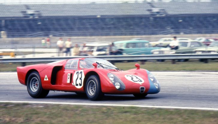 Alfa Romeo Tipo 33/2 Daytona a Imola per il Motor Legend Festival 2018 - Foto 6 di 10