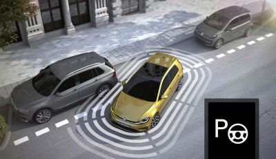 Assistente al parcheggio auto, 20 anni di innovazione Volkswagen