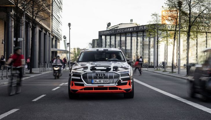 Audi E-Tron, in vendita da fine 2018, è sviluppata nella Gabbia di Faraday - Foto 13 di 26