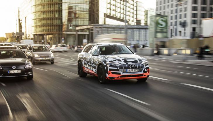 Audi E-Tron, in vendita da fine 2018, è sviluppata nella Gabbia di Faraday - Foto 17 di 26