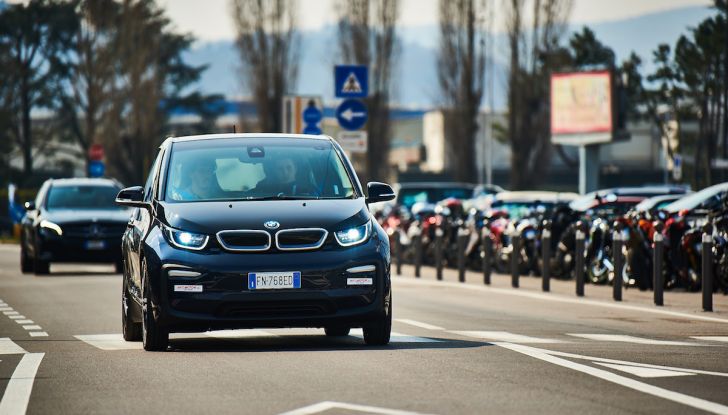 BMW i3 2018, la nostra prova su strada della piccola bavarese - Foto 14 di 21