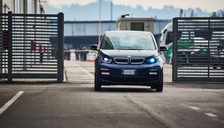 BMW i3 2018, la nostra prova su strada della piccola bavarese - Foto 1 di 21