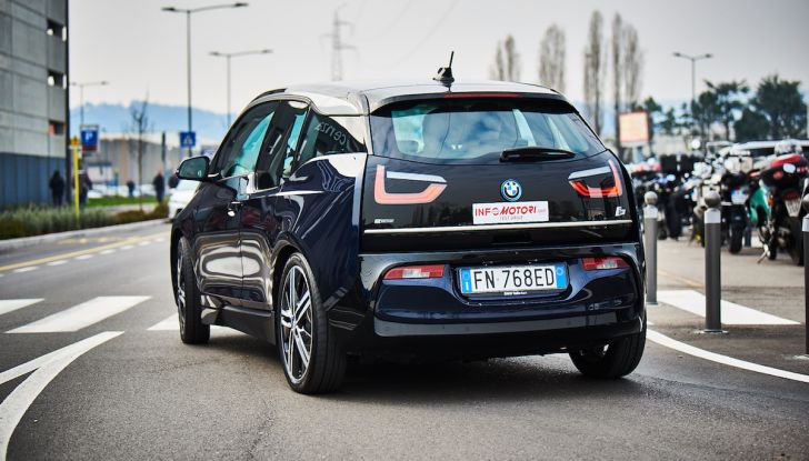 BMW i3 2018, la nostra prova su strada della piccola bavarese - Foto 12 di 21