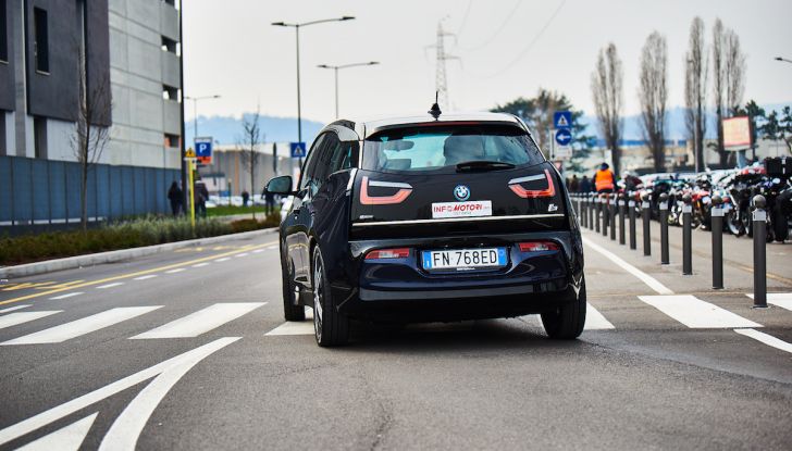 BMW i3 2018, la nostra prova su strada della piccola bavarese - Foto 13 di 21