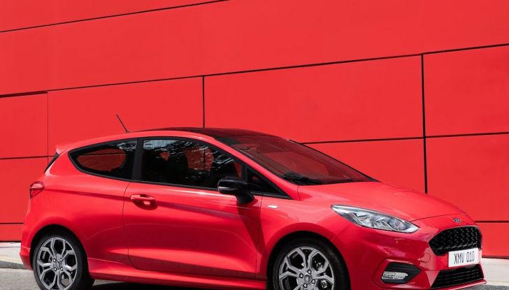 Le auto più comprate in Italia? A vincere tra le straniere è Ford Fiesta - Foto 21 di 25