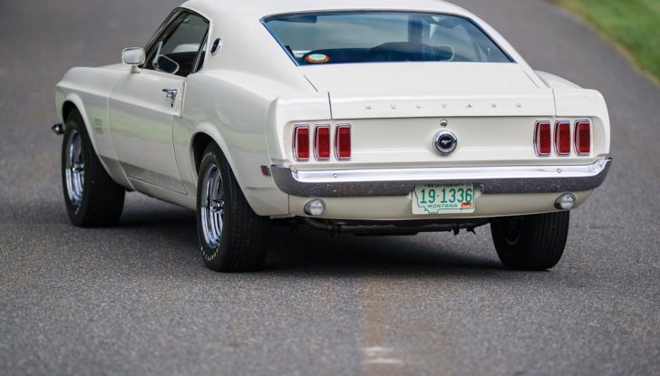 Ford Mustang è la vettura sportiva più venduta al mondo - Foto 8 di 9