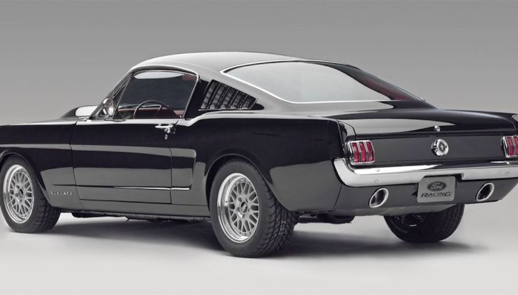 Ford Mustang è la vettura sportiva più venduta al mondo - Foto 6 di 9