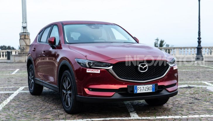 Mazda CX-5 2018, prova su strada: due versioni a confronto - Foto 2 di 34