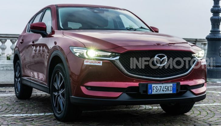 Mazda CX-5 2018, prova su strada: due versioni a confronto - Foto 8 di 34