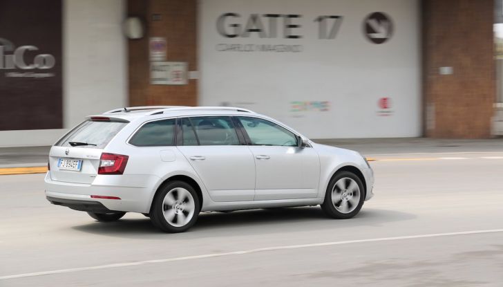 Prova Skoda Octavia Wagon G-TEC: comoda, ecologica e spaziosa! [VIDEO] - Foto 16 di 38