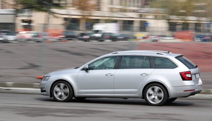 Prova Skoda Octavia Wagon G-TEC: comoda, ecologica e spaziosa! [VIDEO] - Foto 23 di 38