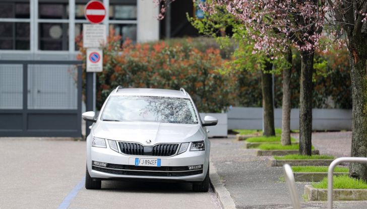 Prova Skoda Octavia Wagon G-TEC: comoda, ecologica e spaziosa! [VIDEO] - Foto 26 di 38