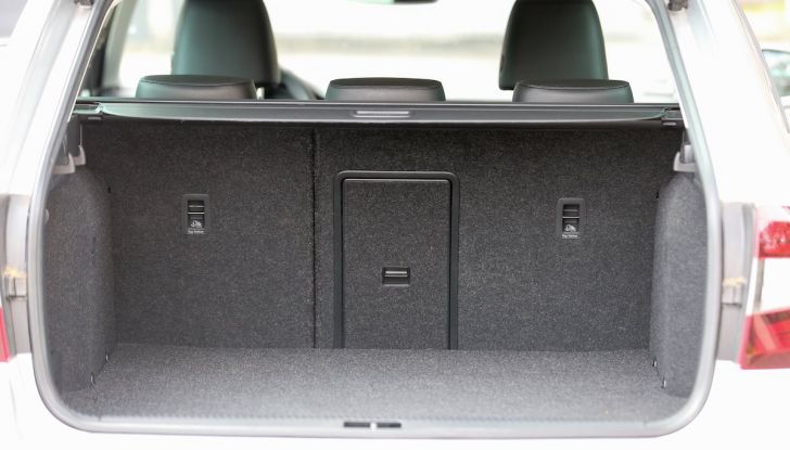 Prova Skoda Octavia Wagon G-TEC: comoda, ecologica e spaziosa! [VIDEO] - Foto 32 di 38