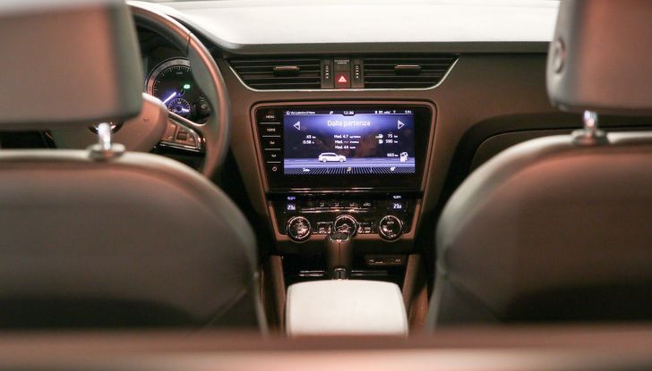 Prova Skoda Octavia Wagon G-TEC: comoda, ecologica e spaziosa! [VIDEO] - Foto 37 di 38