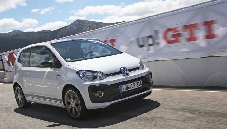 Volkswagen GTI, la gamma dalla up! alla Golf TCR - Foto 11 di 15