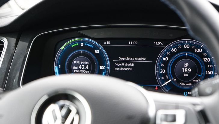Prova Volkswagen e-Golf 2018: Tanta autonomia, comfort e stile! - Foto 19 di 27