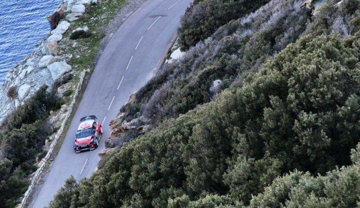 WRC Corsica 2018 – Giorno 2: vicende alterne per le Citroën C3 WRC. - Foto 2 di 11