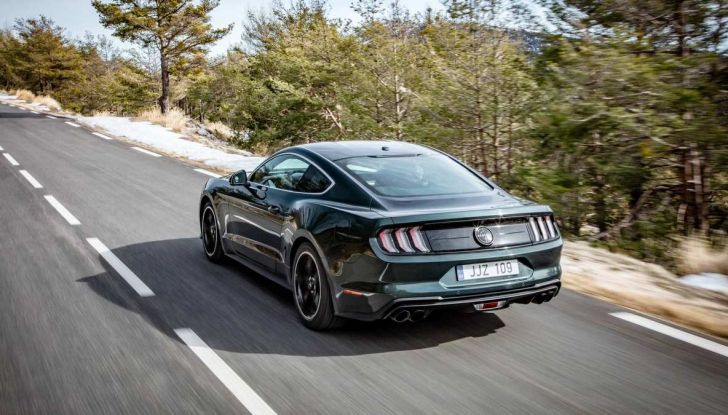 Ford Mustang Bullit provata sulle strade dell’Isola di Man - Foto 2 di 18