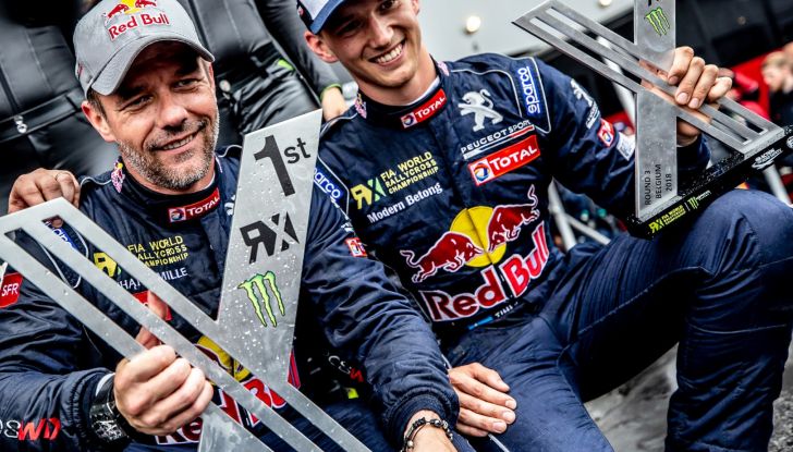 Sebastien Loeb molto soddisfatto della vittoria con la sua Peugeot 208 WRX - Foto  di 